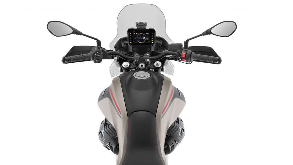 Moto Guzzi V85 TT Travel - Imagen 8