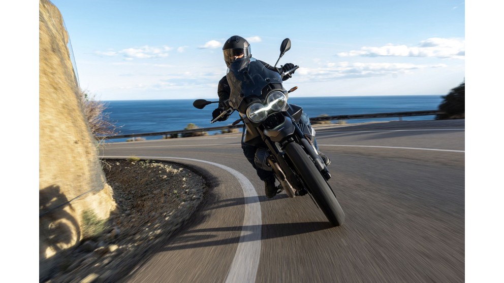 Moto Guzzi V85 TT Travel - Obraz 6