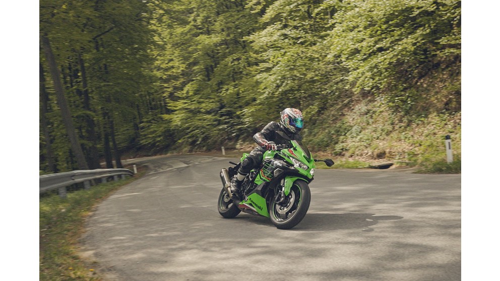 Kawasaki Ninja ZX-10R - Bild 1