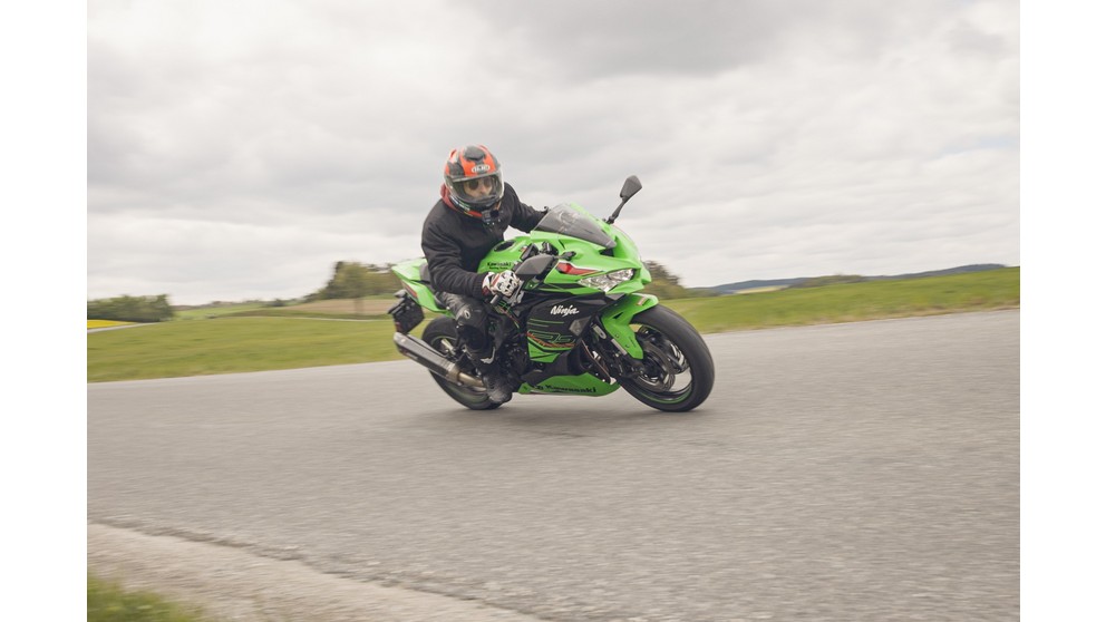 Kawasaki Ninja ZX-10R - Bild 15