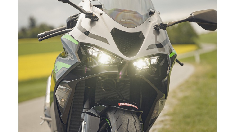 Kawasaki Ninja ZX-4RR - Imagen 23