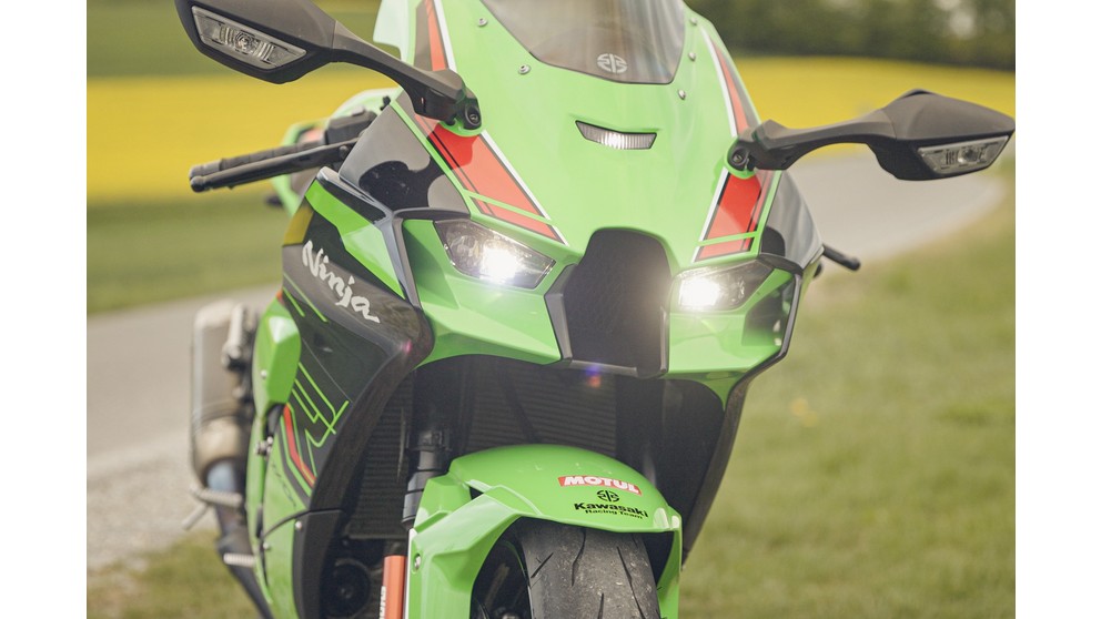 Kawasaki Ninja ZX-10R - Imagem 23