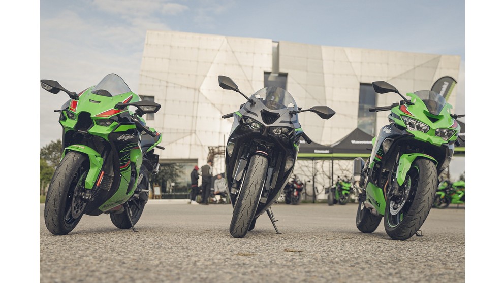 Kawasaki Ninja ZX-4RR - Слика 15