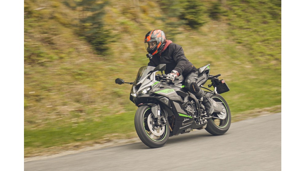 Kawasaki Ninja ZX-10R - Bild 19