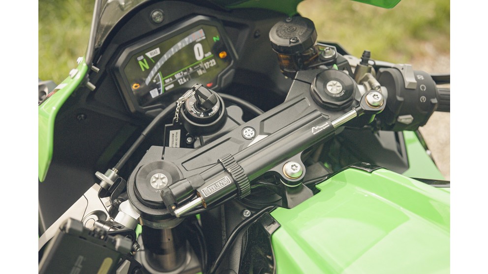 Kawasaki Ninja ZX-4RR - Imagem 18