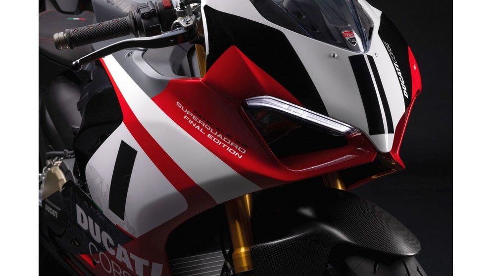 Ducati Panigale V2 Superquadro Final Edition - Слика 13