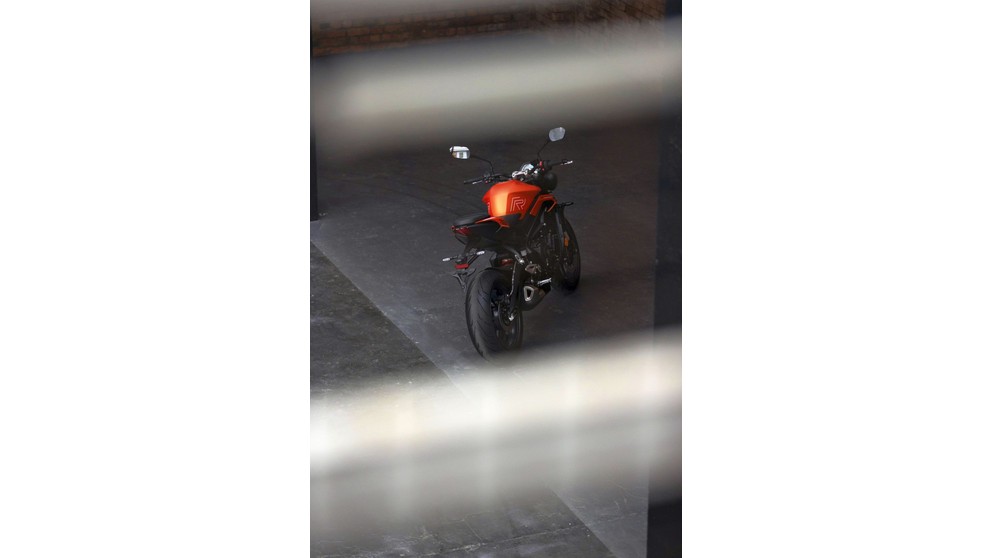 Triumph Street Triple 765 R A2 - Slika 10