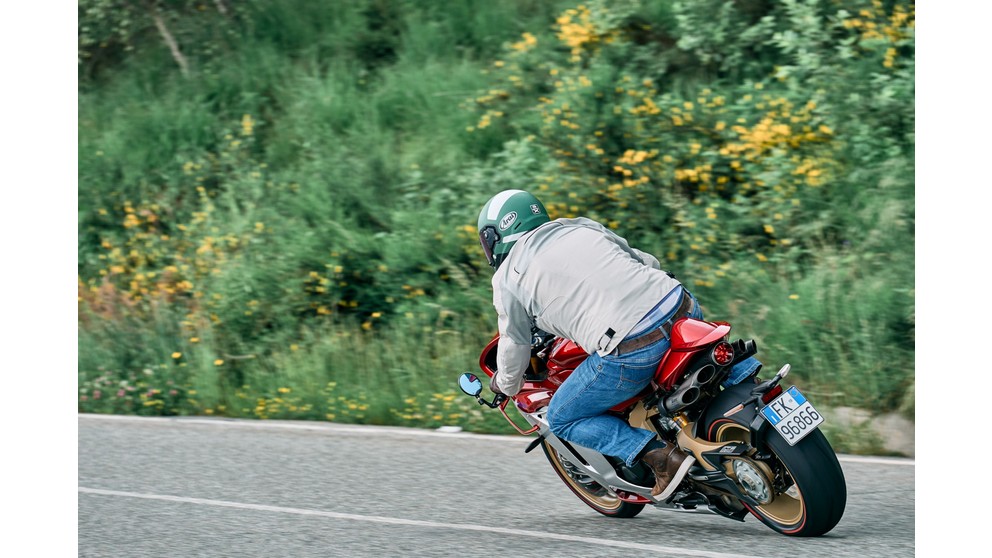 MV Agusta Superveloce 1000 Serie Oro - Image 15