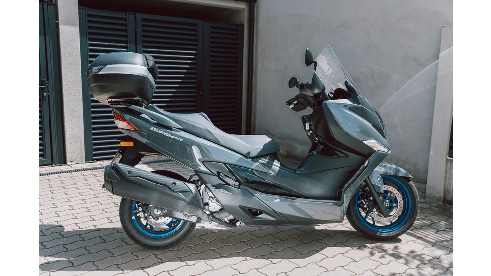 Suzuki Burgman 400 - Image 19