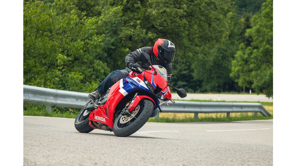 Yamaha XSR900 GP - Obrázok 11