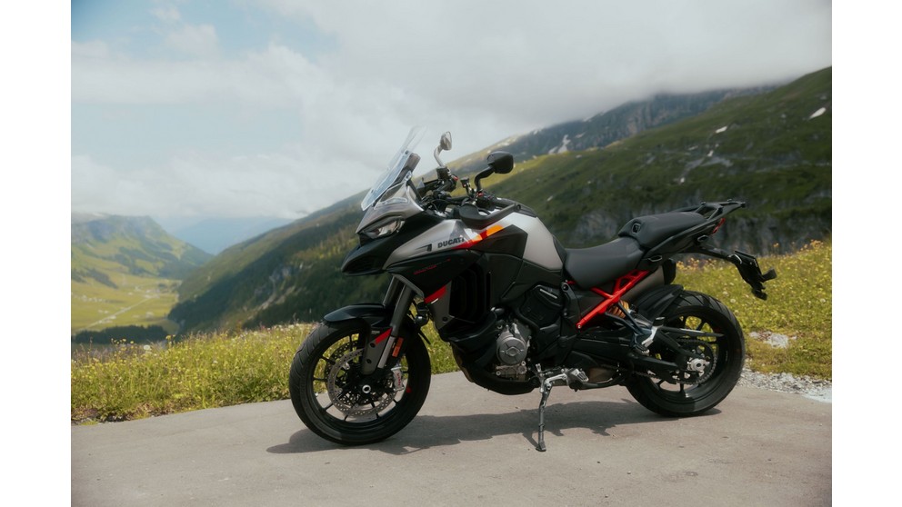 Ducati Multistrada V4 S Grand Tour - Immagine 11