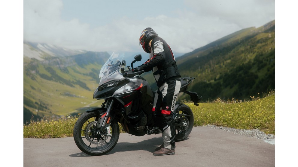 Ducati Multistrada V4 S Grand Tour - Resim 12