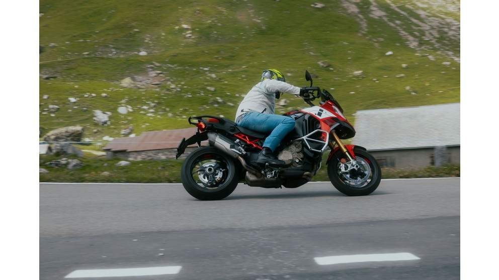 Ducati Multistrada V4 S Grand Tour - Immagine 22