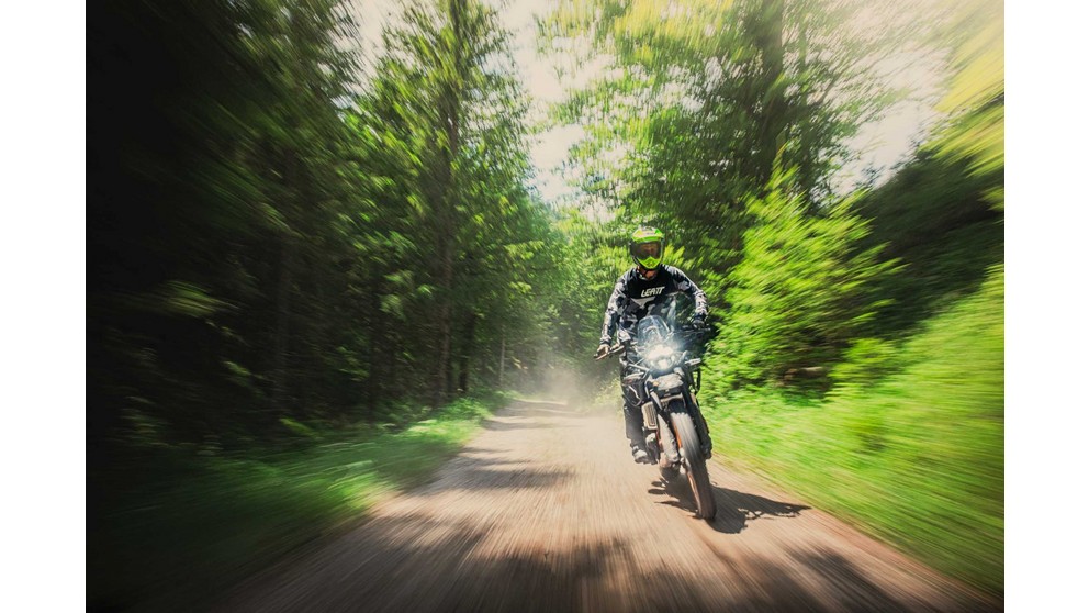 Royal Enfield Himalayan 410 - Kép 24