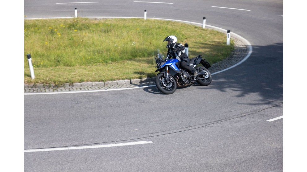 Suzuki V-Strom 800DE - Imagem 11