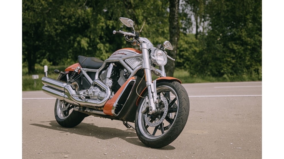 Harley-Davidson V-Rod Street Rod VRSCR - Slika 18