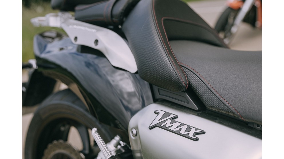 Yamaha V-MAX - Слика 20