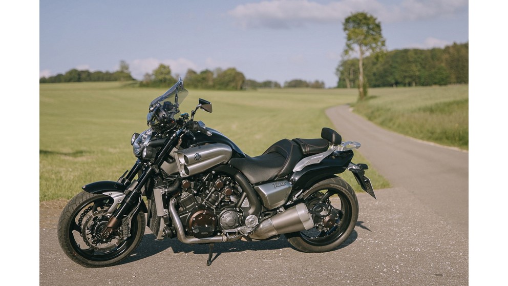 Yamaha V-MAX - Слика 16