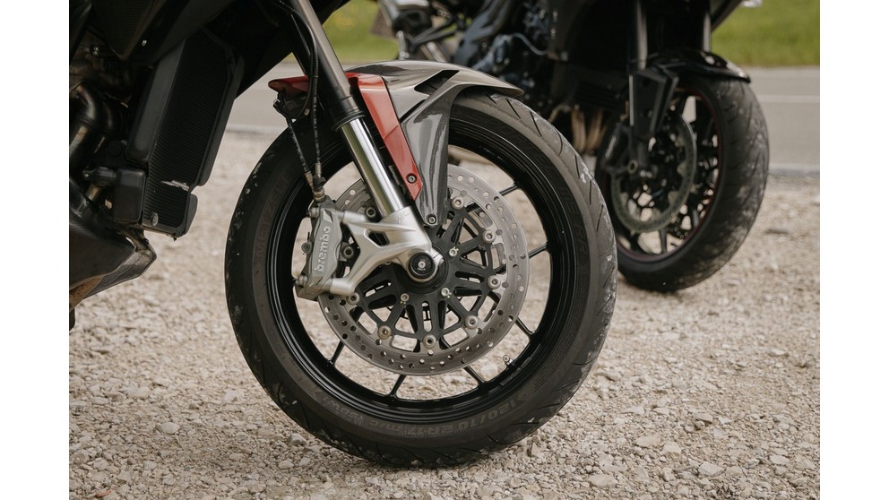 MV Agusta Turismo Veloce 800 Lusso - Bild 9