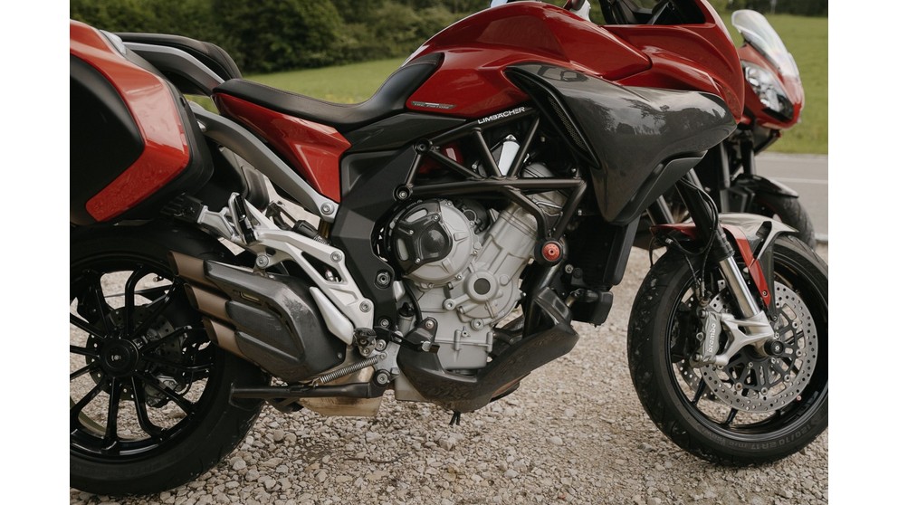 MV Agusta Turismo Veloce 800 Lusso - Bild 16