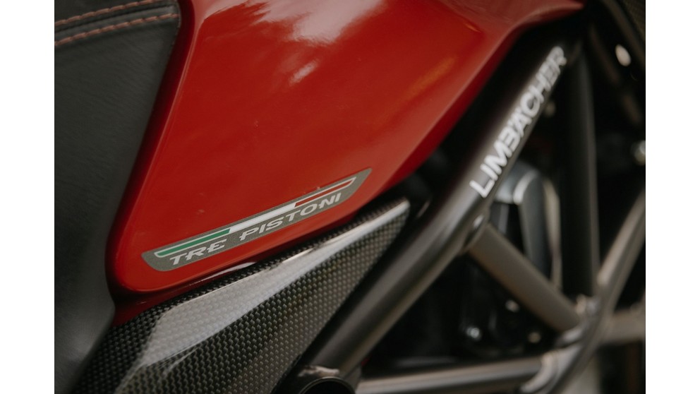 MV Agusta Turismo Veloce 800 Lusso - Imagem 23