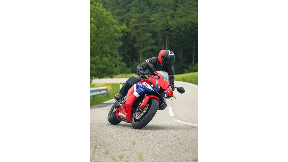 Honda CBR600RR - Imagem 11