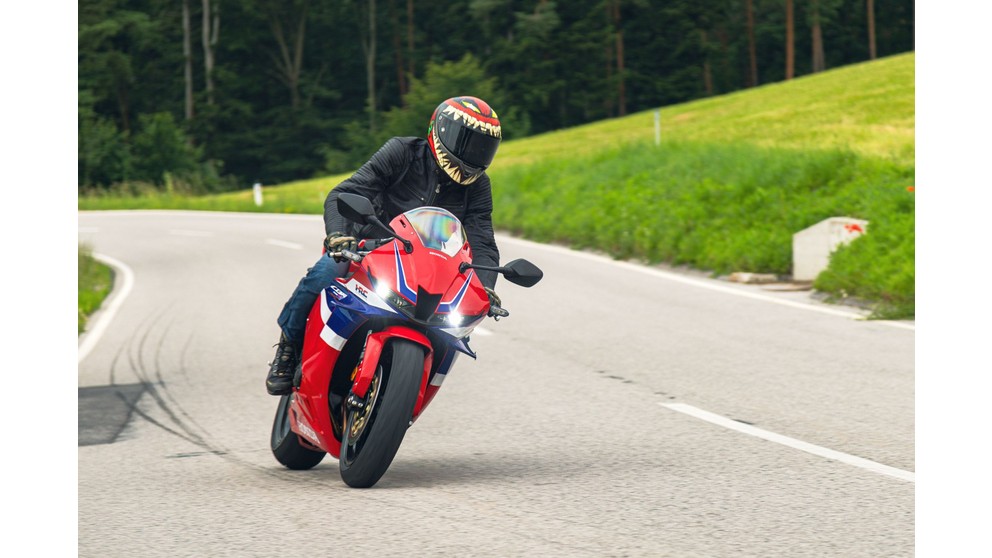 Honda CBR600RR - Obrázok 13