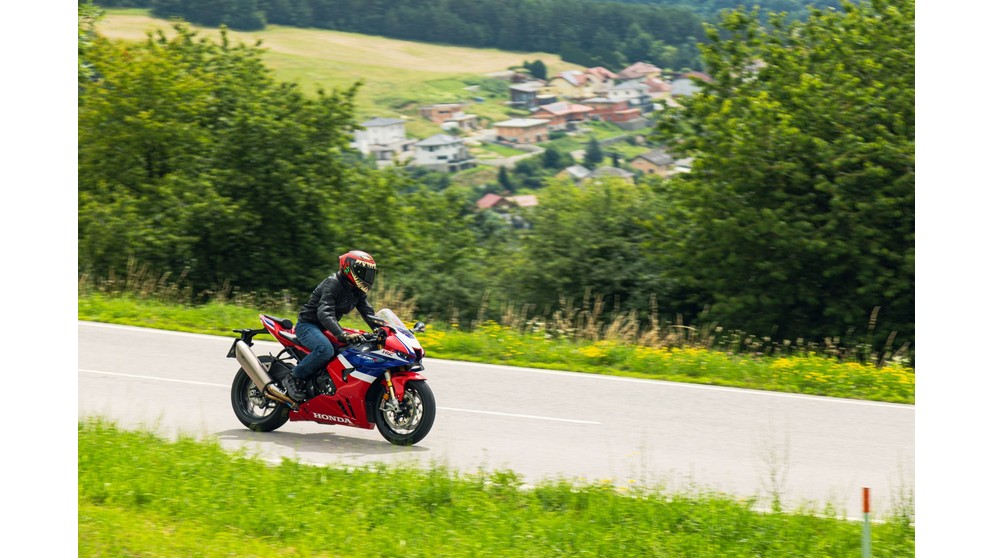 Honda CBR600RR - Imagem 14