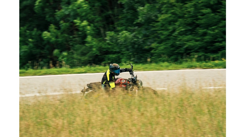 Honda CB650R E-Clutch - Slika 13