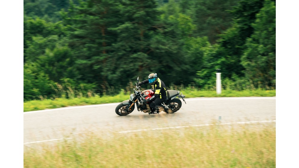 Honda CB650R E-Clutch - Obrázok 15