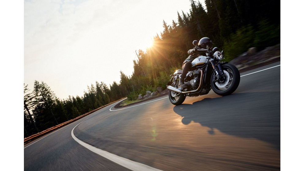 Triumph Speed Twin 1200 - Immagine 10