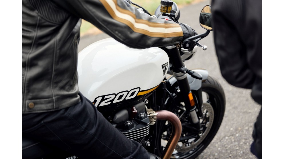 Triumph Speed Twin 1200 - Imagem 14