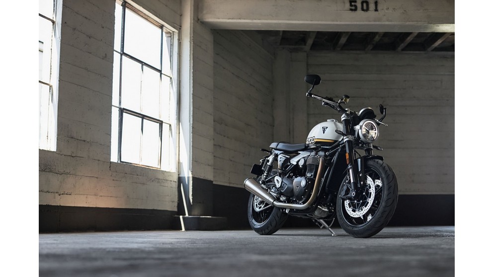 Triumph Speed Twin 1200 - Imagem 22