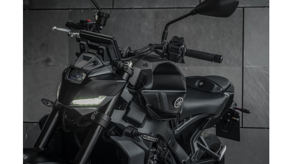 Yamaha MT-09 Y-AMT - Imagen 16