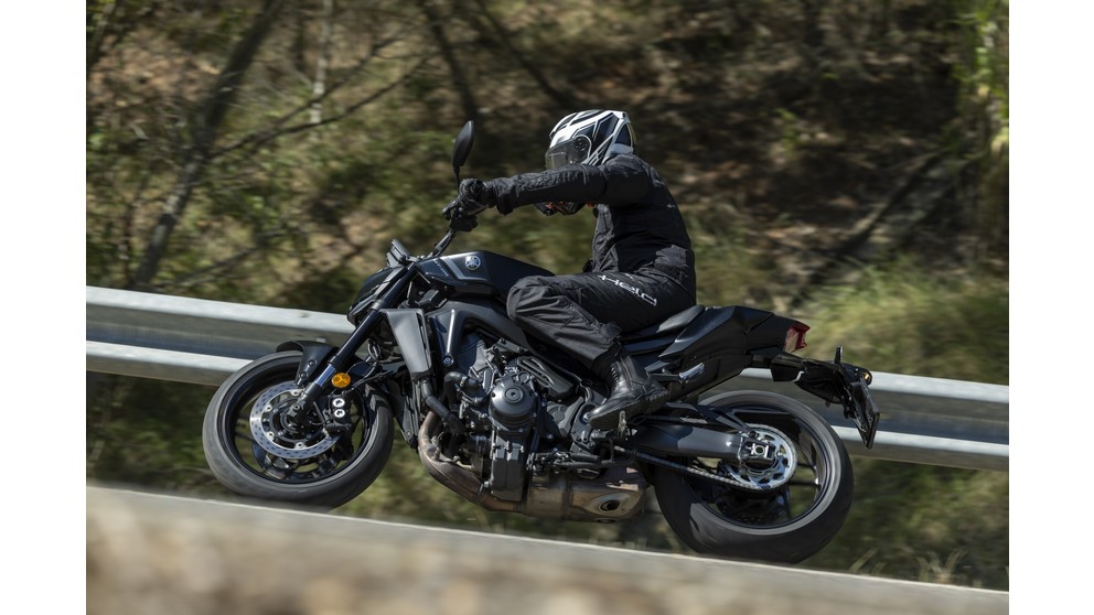 Yamaha MT-09 Y-AMT - Imagen 20