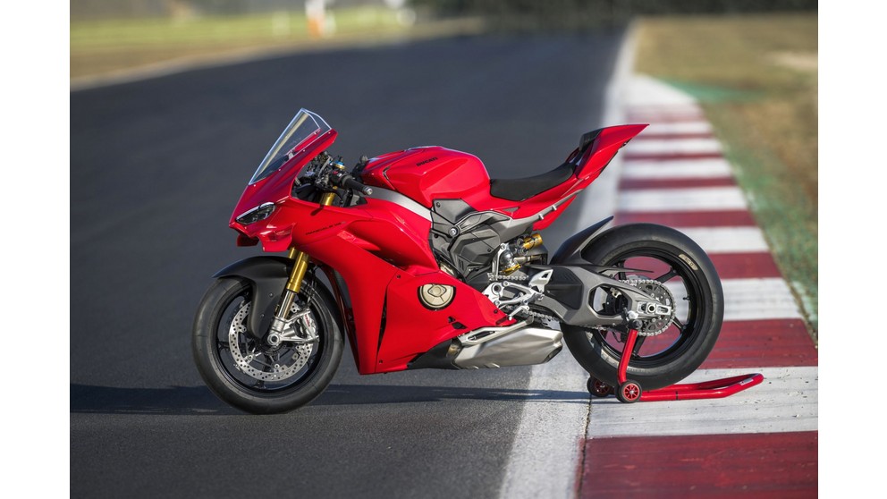 Ducati Panigale V4 S - Kép 11