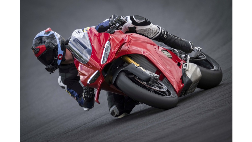 Ducati Panigale V4 S - Imagem 24