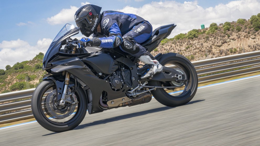 Yamaha R1 RACE - Immagine 11