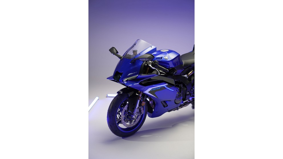 Yamaha R9 - Imagen 17