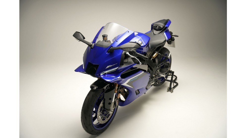 Yamaha R9 - Image 18