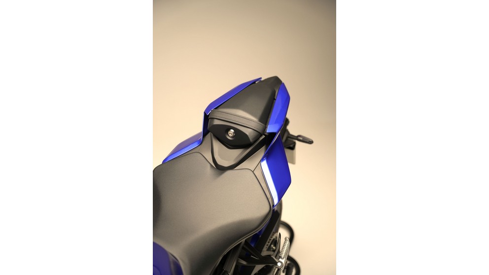 Yamaha R9 - Imagem 19