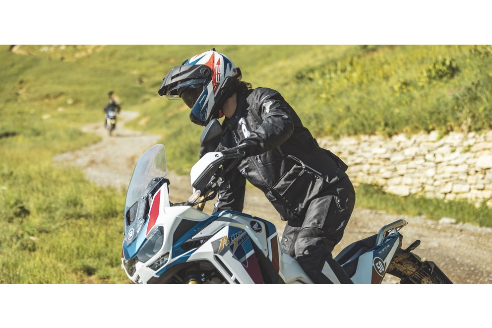 Schuberth E2 Adventure-systeemhelm 2023 - afbeelding 1