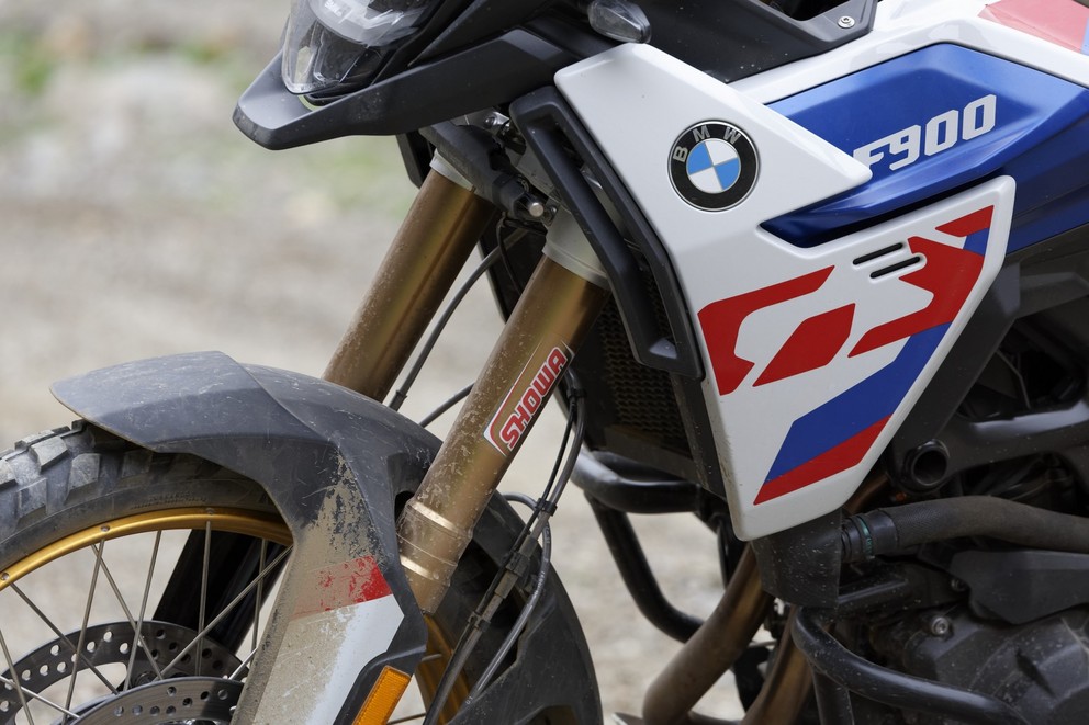 BMW F 900 GS ilk test 2024 - Resim 15