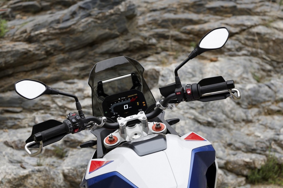 BMW F 900 GS ilk test 2024 - Resim 19