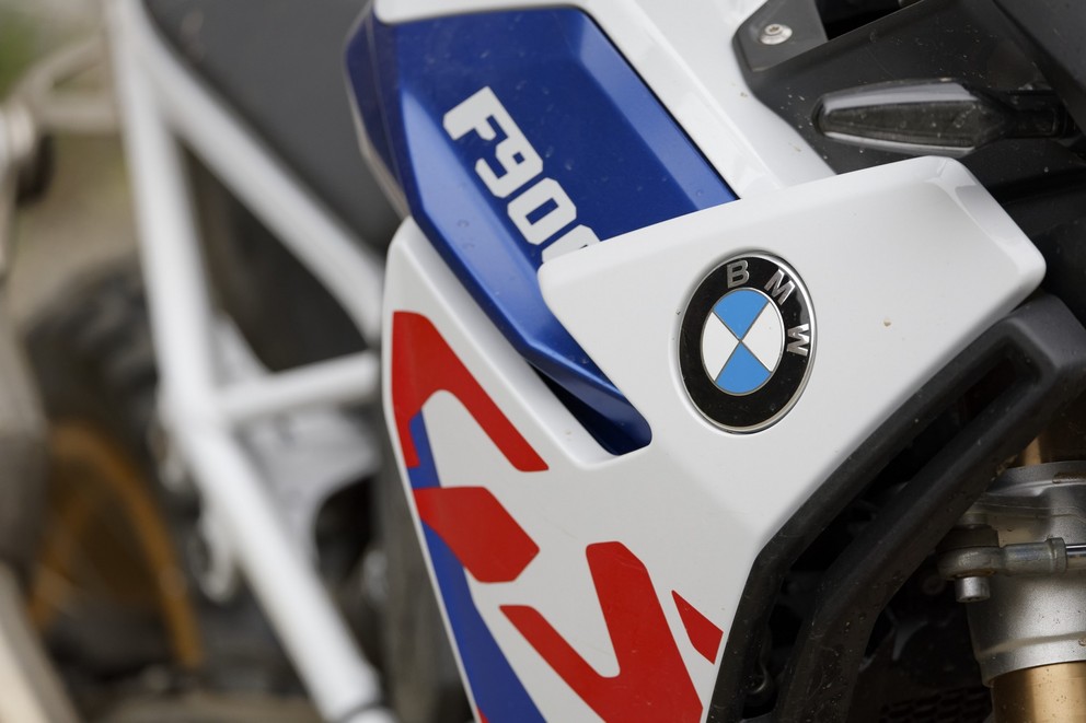 BMW F 900 GS ilk test 2024 - Resim 56