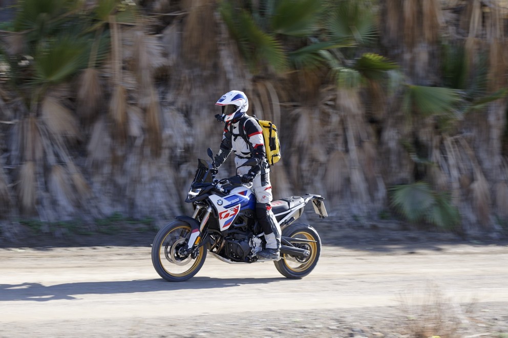 BMW F 900 GS ilk test 2024 - Resim 89