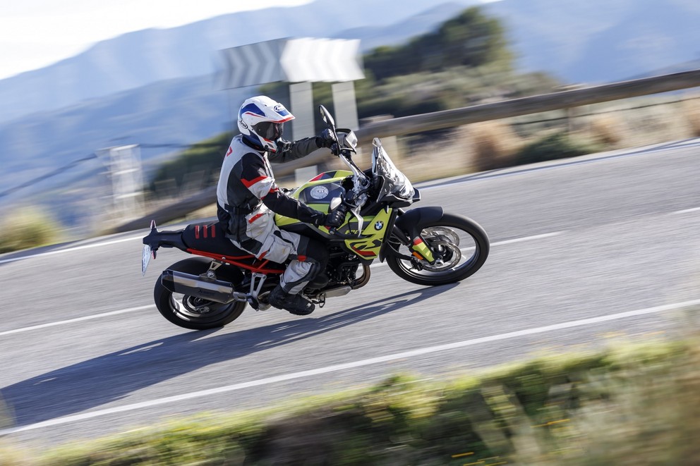 BMW F 900 GS ilk test 2024 - Resim 80