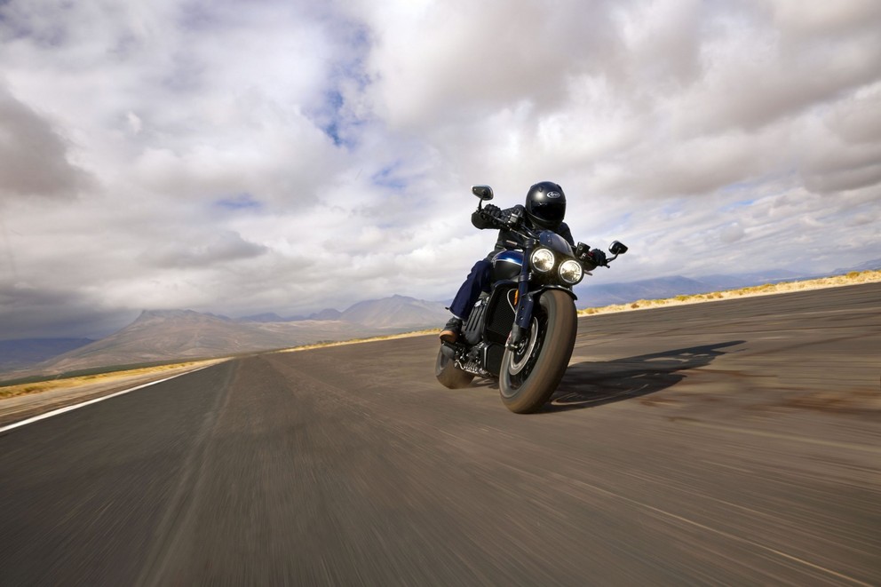 Triumph Rocket 3 R Storm and Rocket 3 GT Storm 2024 - Image 16