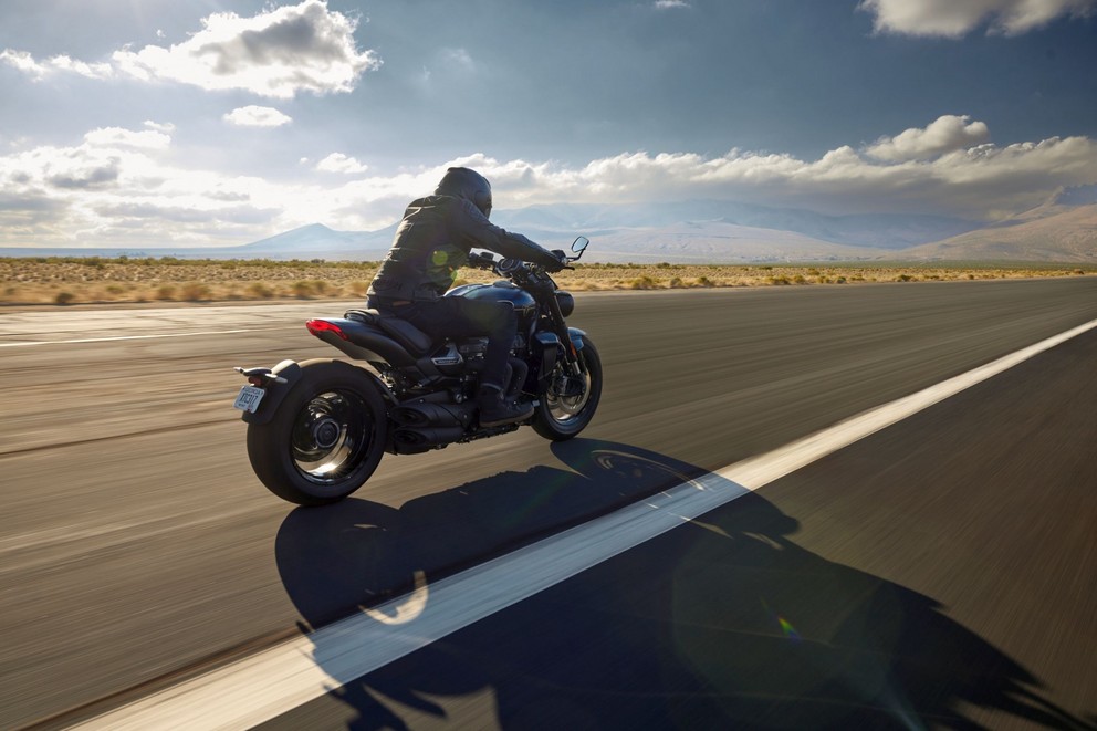 Triumph Rocket 3 R Storm e Rocket 3 GT Storm 2024 - Imagem 19