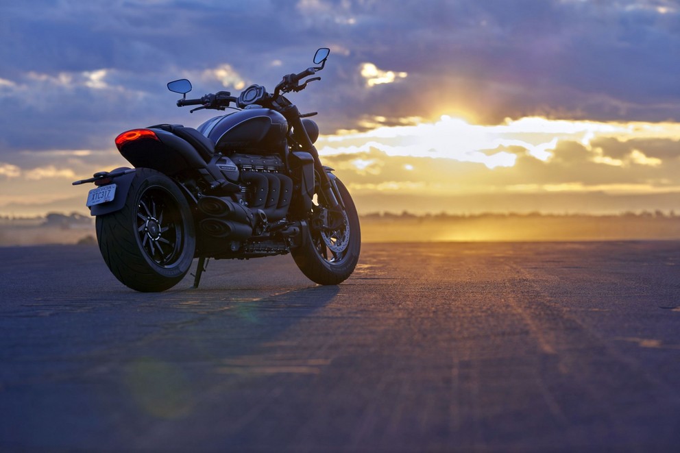 Triumph Rocket 3 R Storm e Rocket 3 GT Storm 2024 - Imagem 25